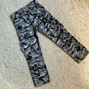 🏹 GS115 Black, White, & Gray Camouflage Cargo Pant Boy’s Size 6
